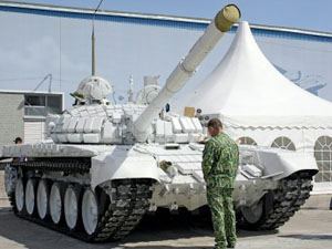 В Краснодоне появились российские танки